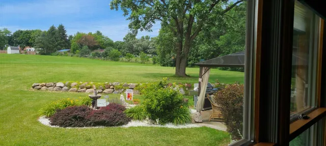 $749,900 | W360S10139 Markham Road, Eagle, WI 53119