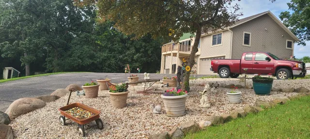 $749,900 | W360S10139 Markham Road, Eagle, WI 53119