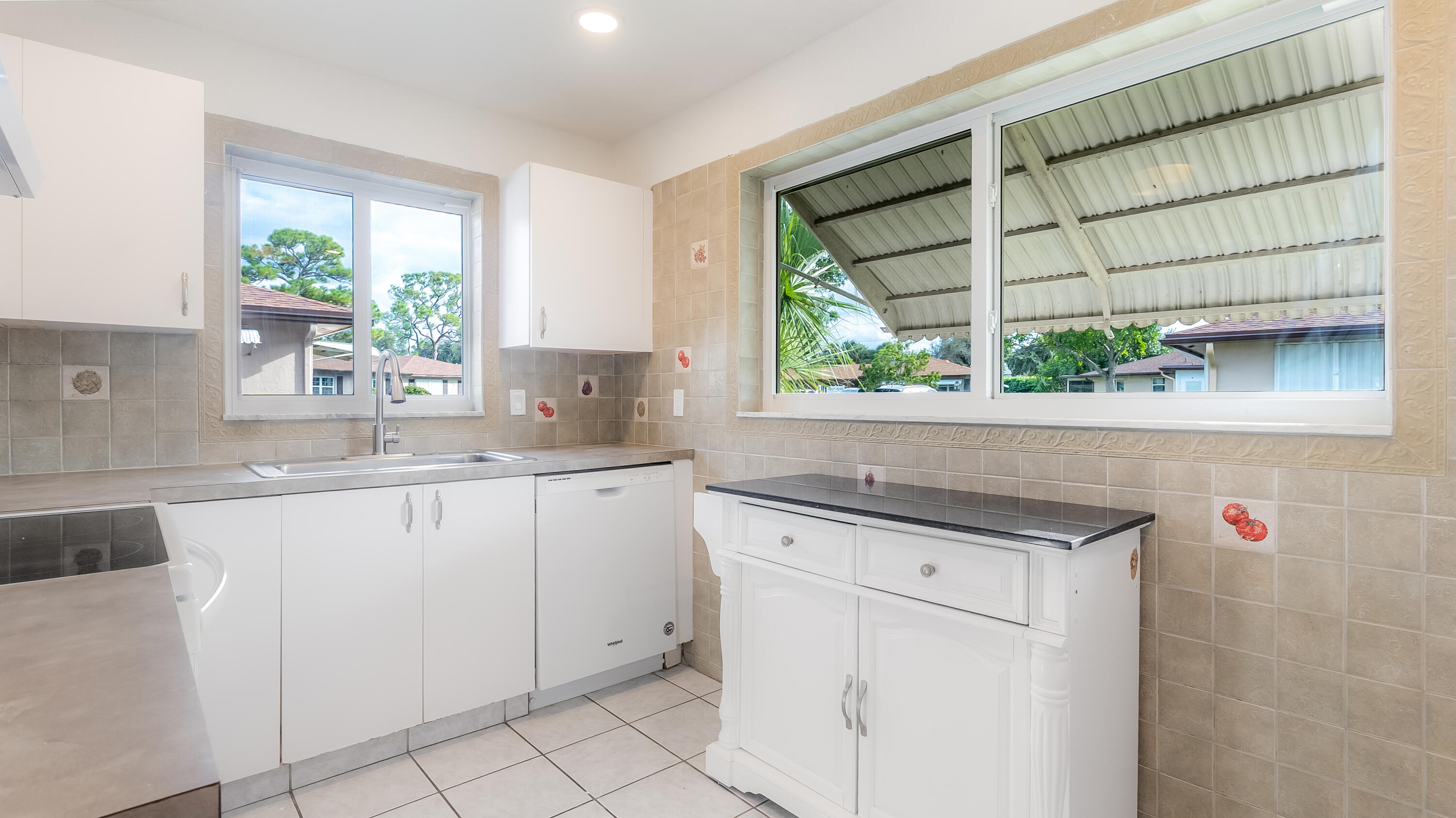 131 Mockingbird Lane Delray Beach, FL 33445 - Photo 12 of 29 Kitchen