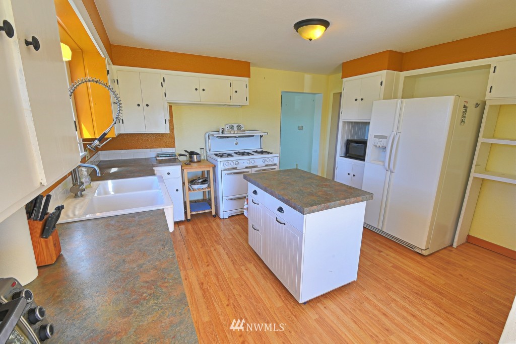 6742 Kickerville Road Ferndale, WA 98248 - Photo 4 of 25
