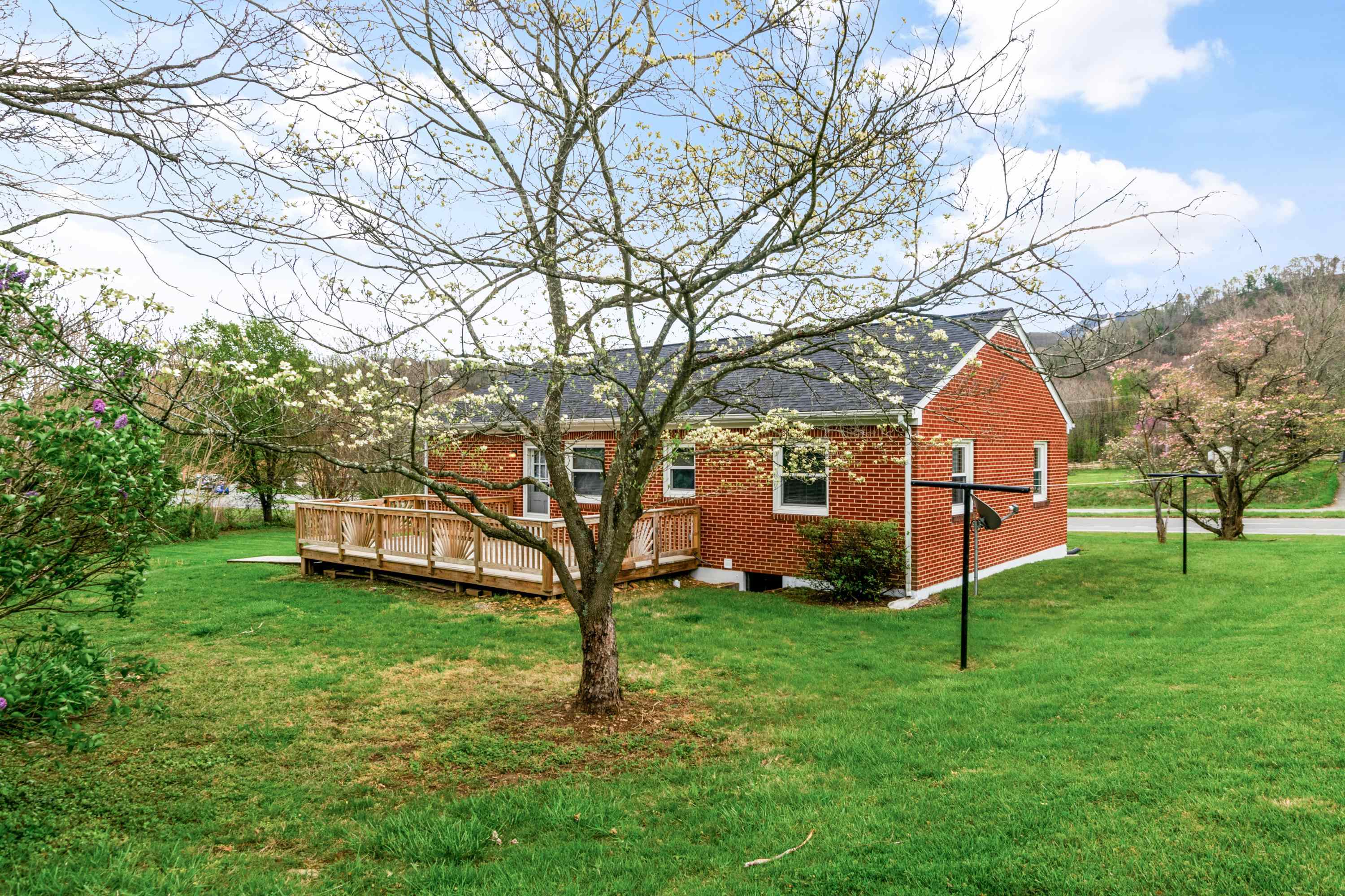9932 Roanoke Road Elliston, VA 24087 - Photo 27 of 29 Gallery Image 27