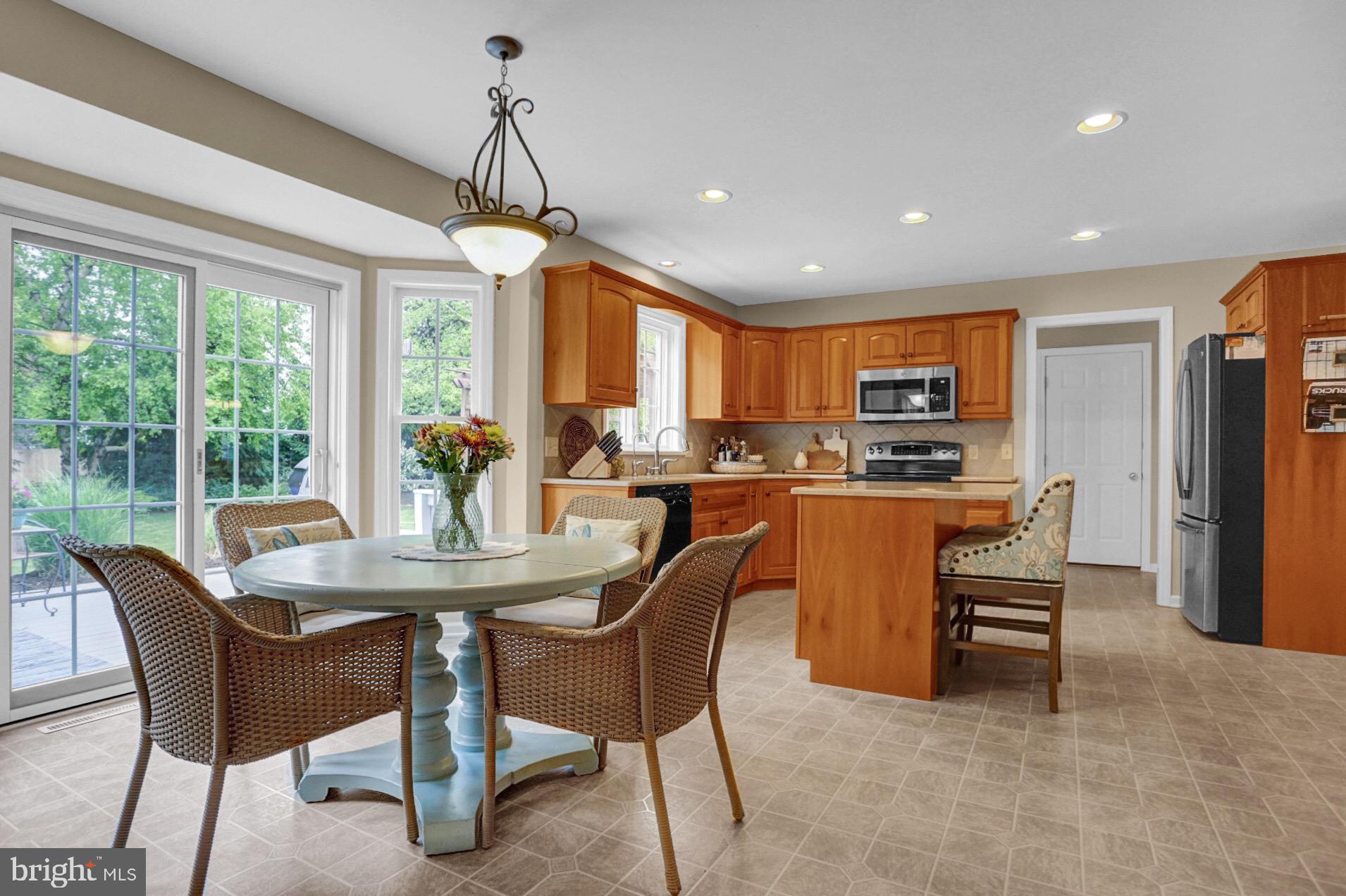 8 Field Lane Lititz, PA 17543 - Photo 12 of 42