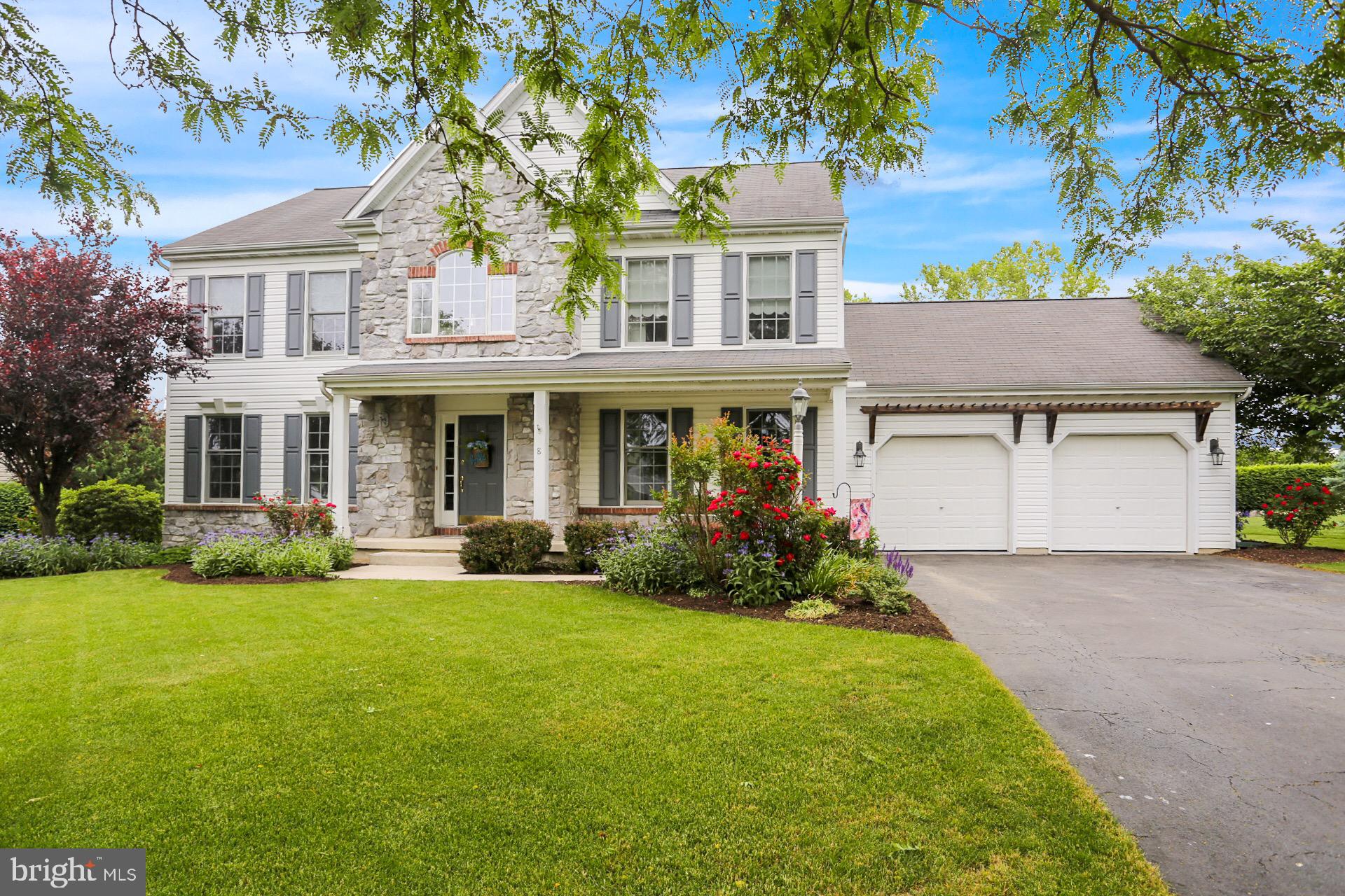 8 Field Lane Lititz, PA 17543 - Photo 3 of 42