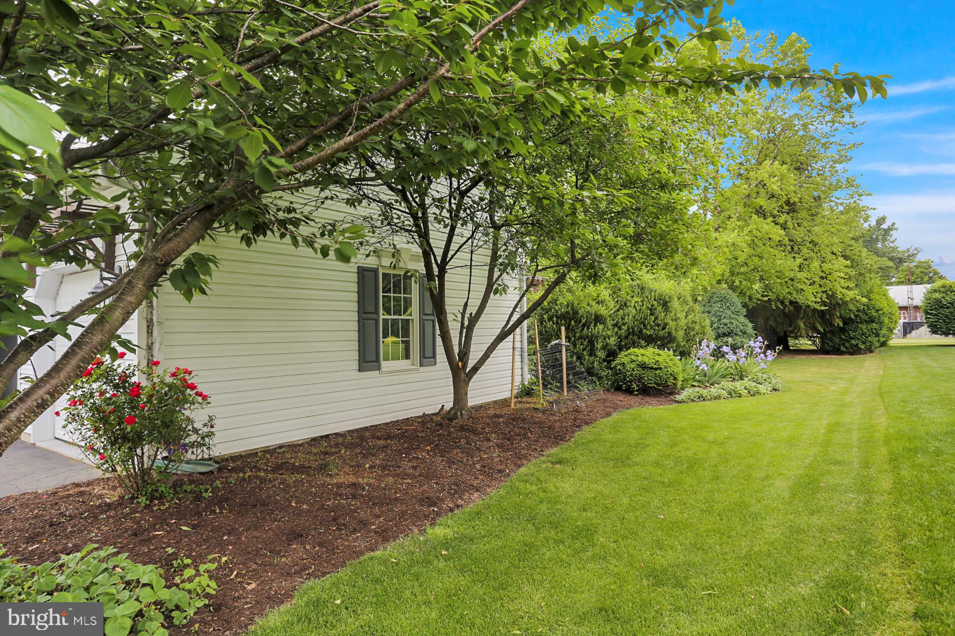 8 Field Lane Lititz, PA 17543 - Photo 39 of 42