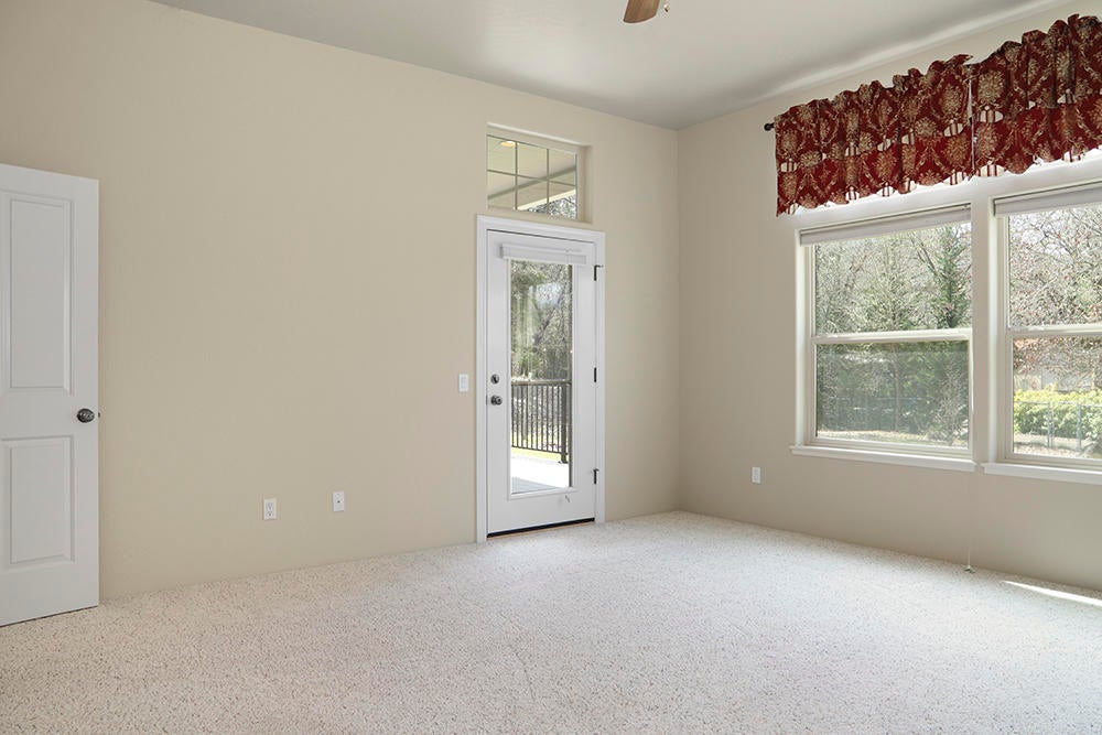 2085 Stringer Gap Road Grants Pass, OR 97527 - Photo 14 of 43 15