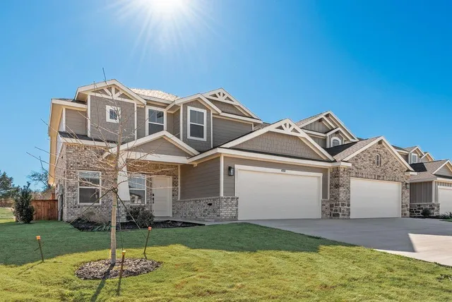 $2,295 | 4258 Clovis Street, Midlothian, TX 76065