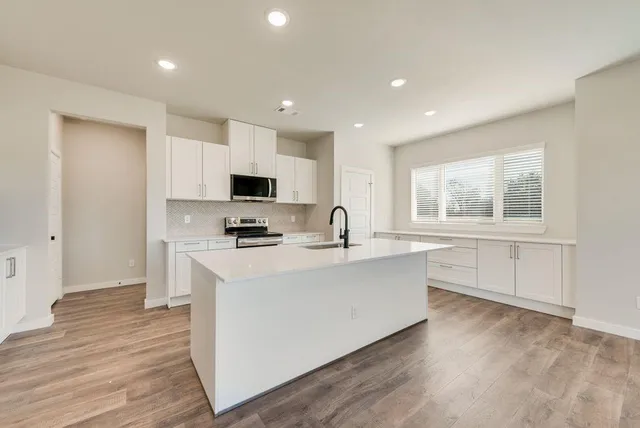 $2,295 | 4258 Clovis Street, Midlothian, TX 76065