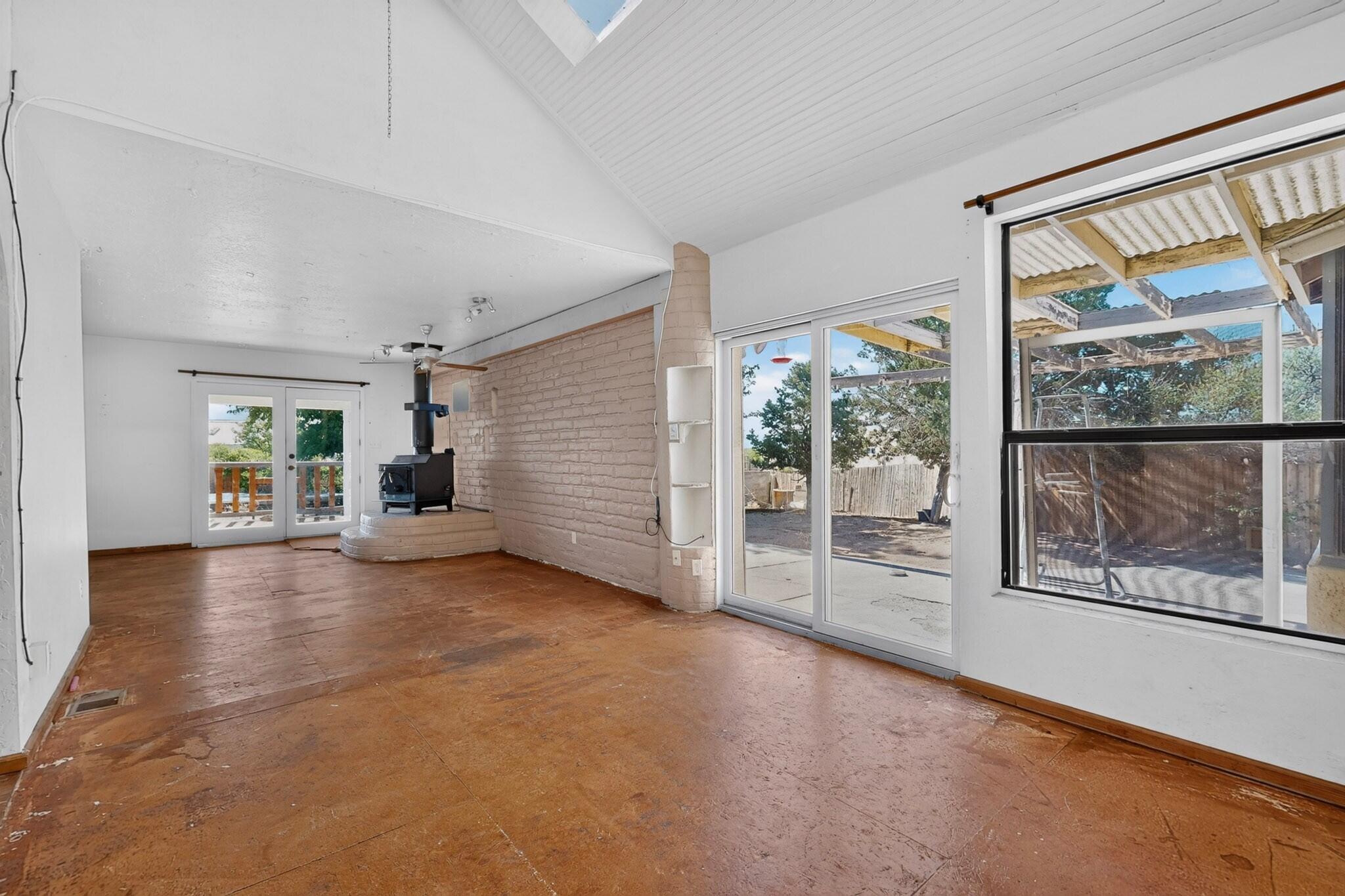 135 Reclining Acres Road Corrales, NM 87048 - Photo 15 of 69 Gallery Image 15