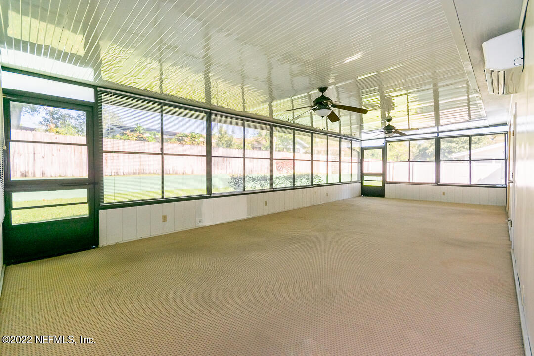 3846 Bess Road Jacksonville, FL 32277 - Photo 12 of 18 Florida/Family Room with Heat & AC