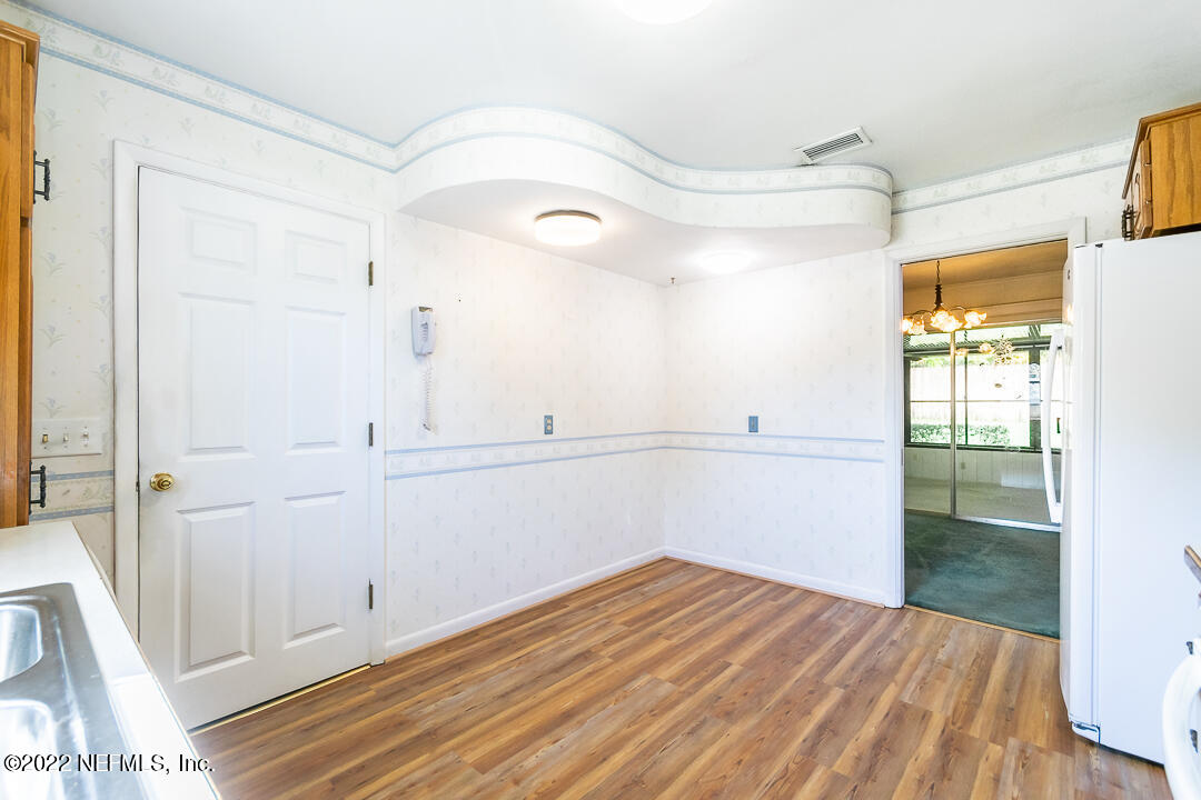 3846 Bess Road Jacksonville, FL 32277 - Photo 3 of 18 Kitchen Breakfast area