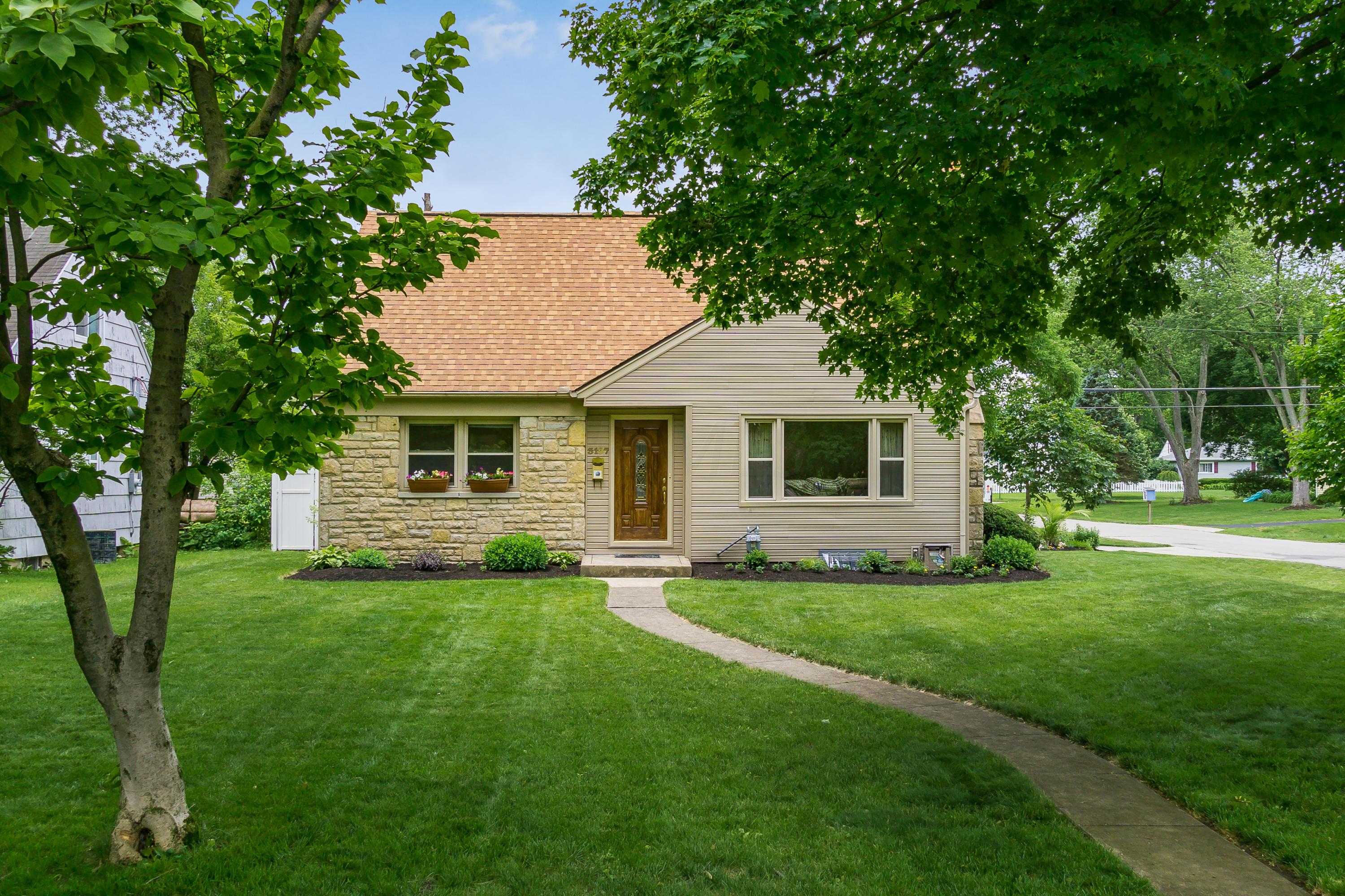 3197 Mountview Road Upper Arlington, OH 43221 - Photo 1 of 32