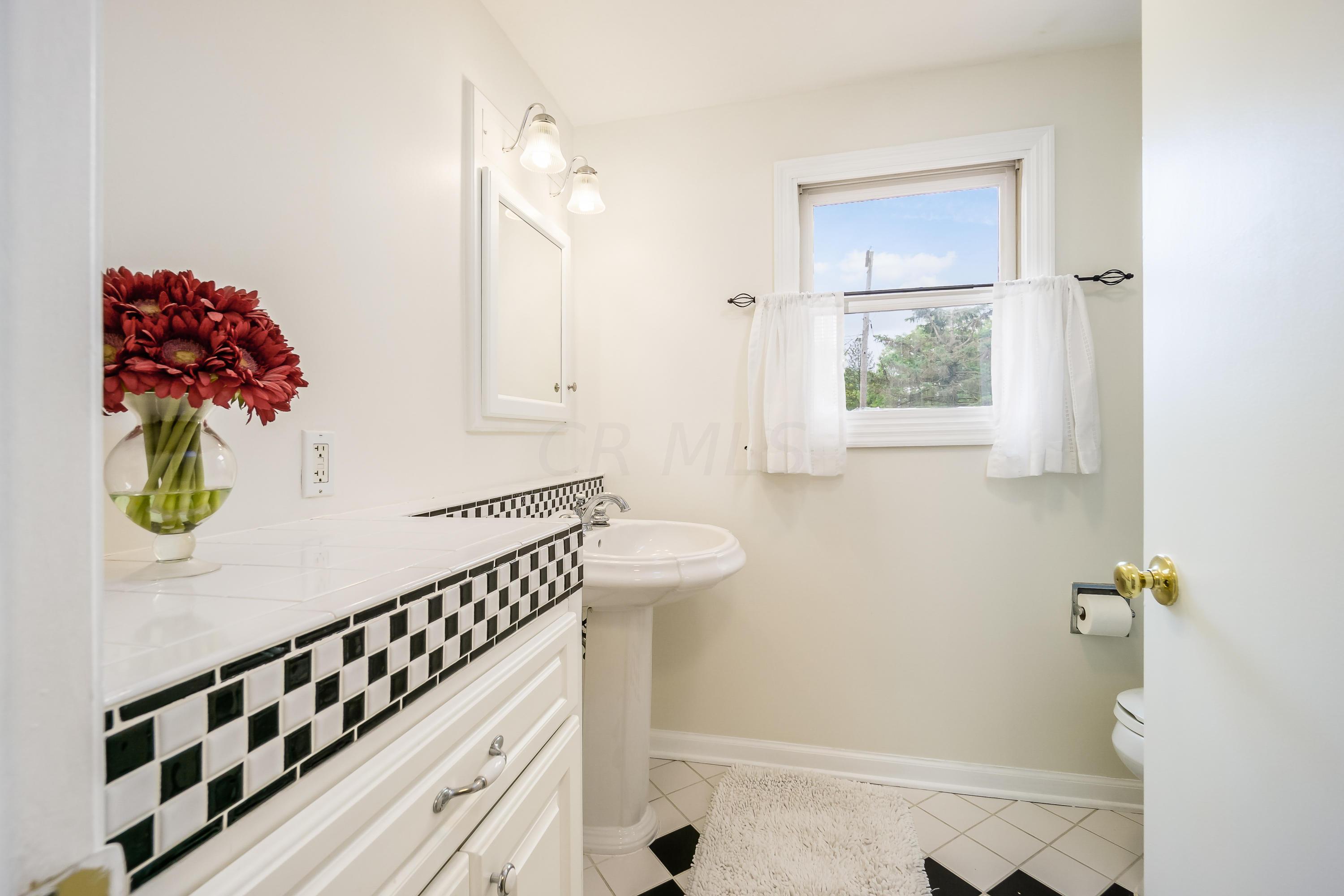 3197 Mountview Road Upper Arlington, OH 43221 - Photo 22 of 32