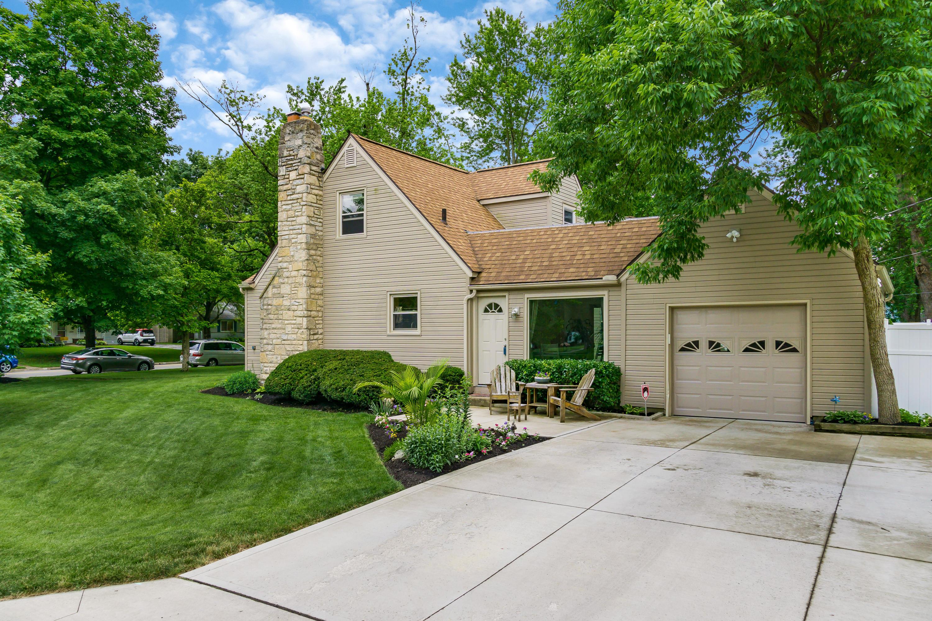 3197 Mountview Road Upper Arlington, OH 43221 - Photo 3 of 32