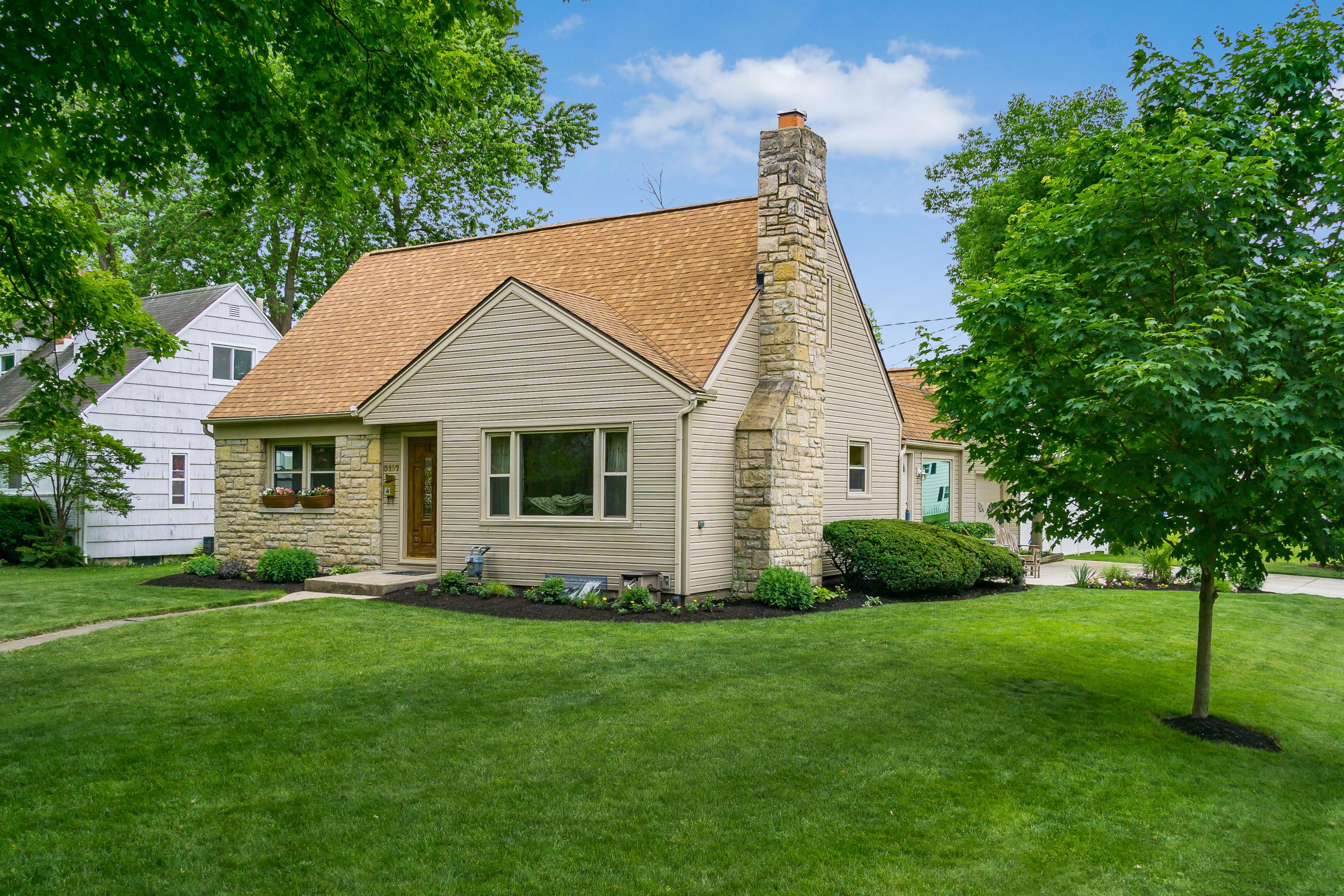 3197 Mountview Road Upper Arlington, OH 43221 - Photo 4 of 32