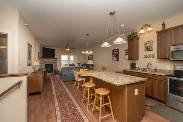 $349,900 | 4129 Jarmann Lane, Shakopee, MN 55379