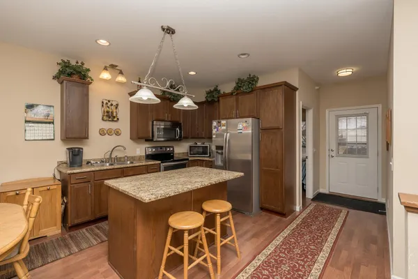 $349,900 | 4129 Jarmann Lane, Shakopee, MN 55379