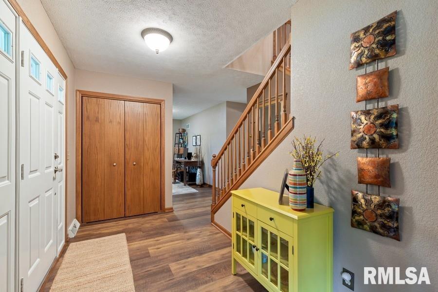 10303 136th Street West Taylor Ridge, IL 61284 - Photo 4 of 29 Gallery Image 4