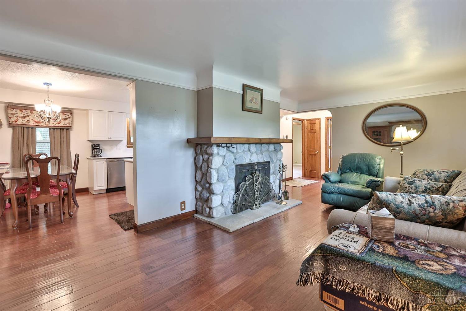 9781 Weik Road Cincinnati, OH 45252 - Photo 5 of 38 Gallery Image 5