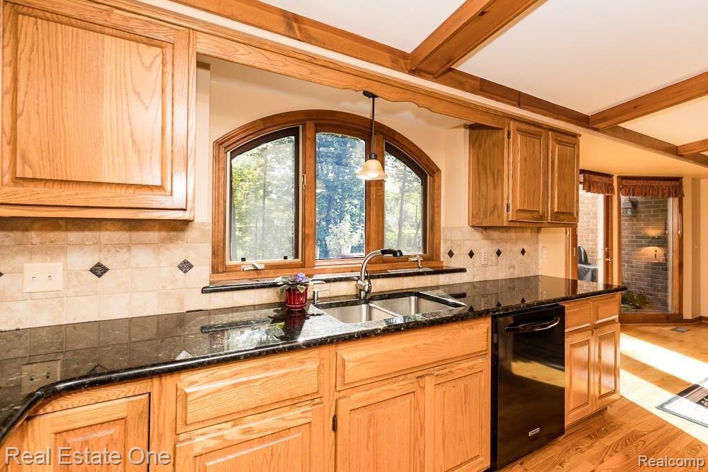3656 Edinborough Drive Rochester, MI 48306 - Photo 13 of 30