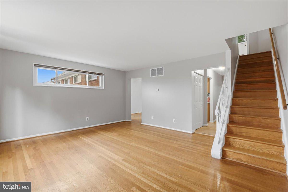 5024 8th Road South Arlington, VA 22204 - Photo 6 of 35