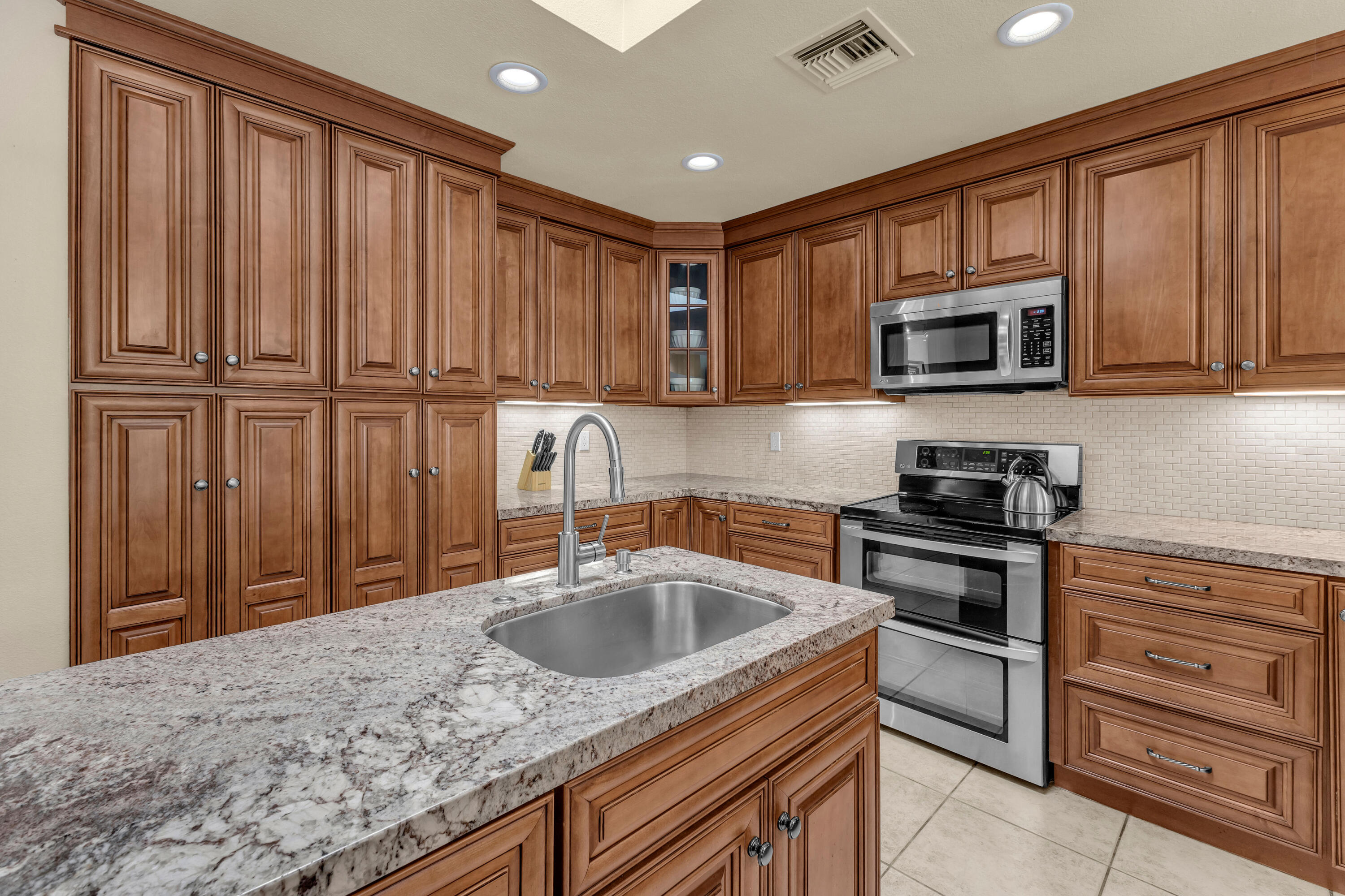 6 Stanford Drive Rancho Mirage, CA 92270 - Photo 28 of 67 IMG_2926