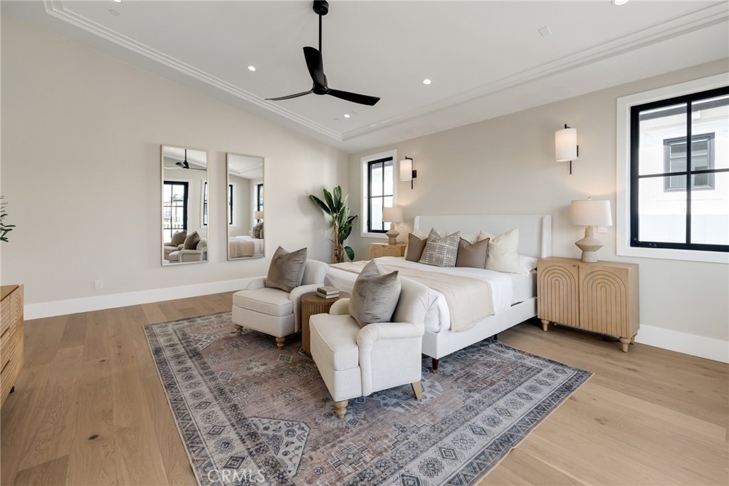 1820 9th Street Manhattan Beach, CA 90266 - Photo 54 of 75 a bedroom with a large bed and a couch