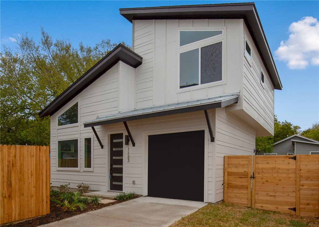 1123 Omega Avenue, Unit 2 Austin, TX 78721 - Photo 1 of 1 Gallery Image 1