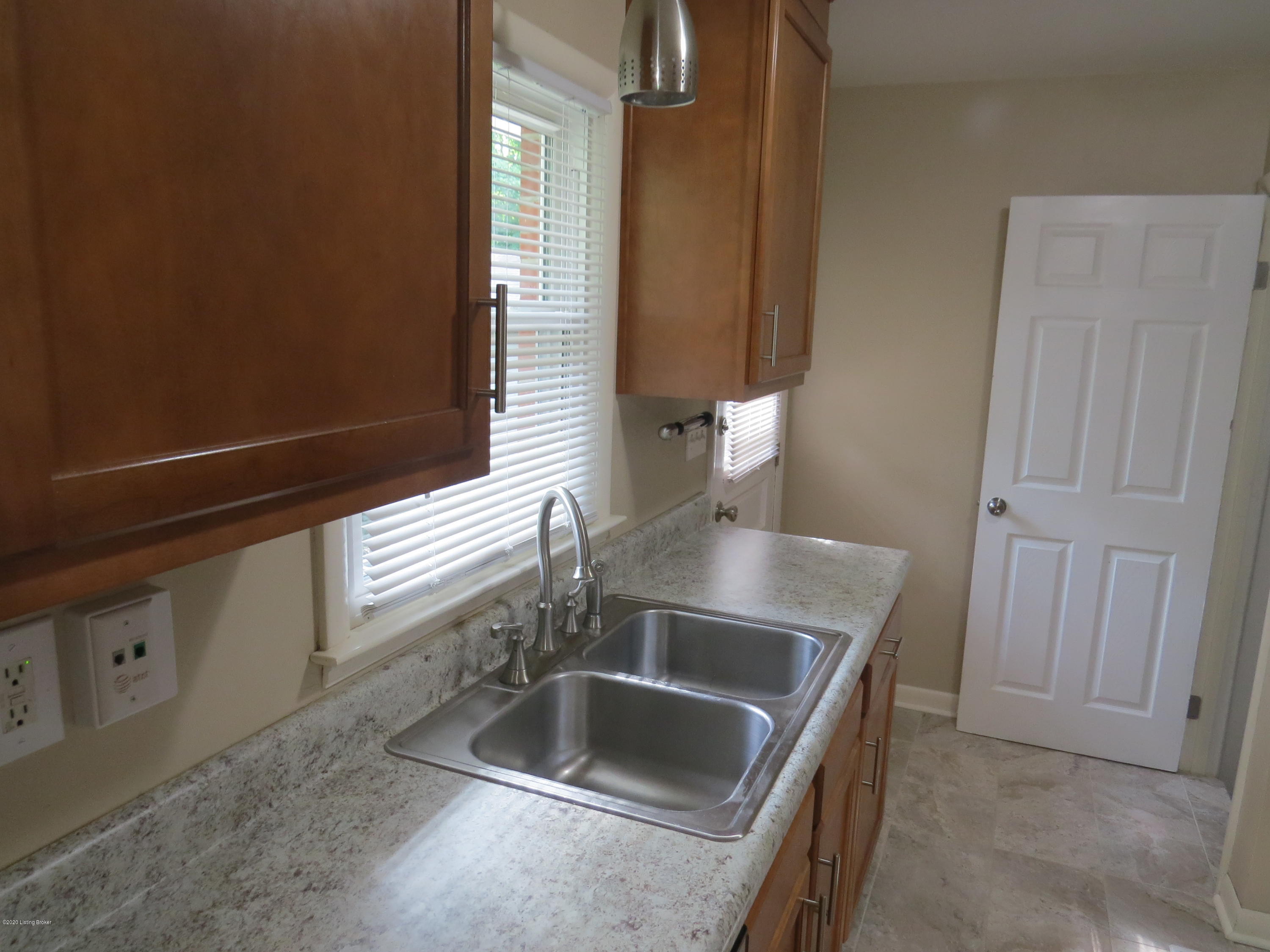 2934 Rio Rita Avenue Louisville, KY 40220 - Photo 30 of 36 IMG_6638