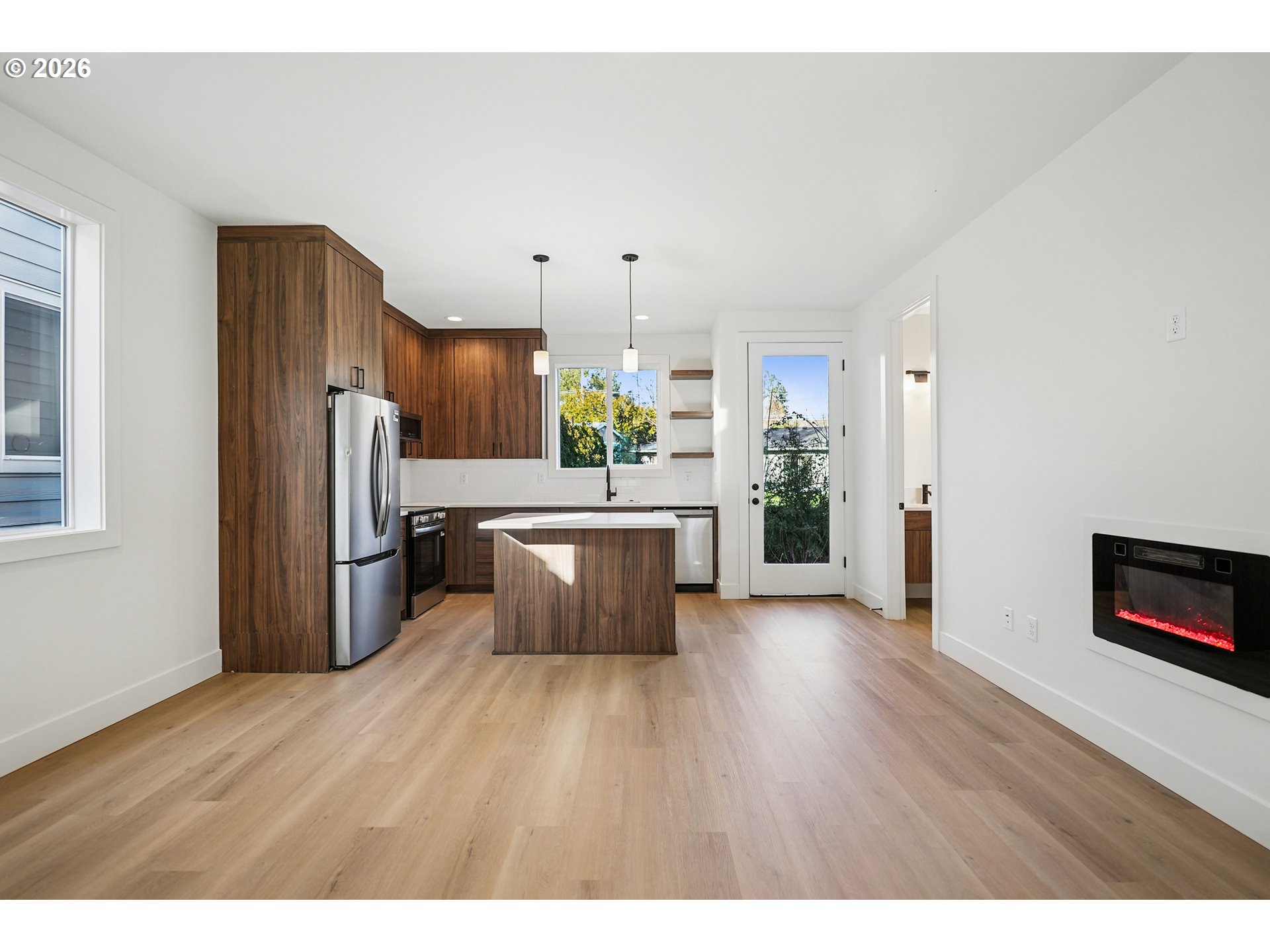 9568 Southwest 91st Avenue, Unit 5 Portland, OR 97223 - Photo 2 of 25