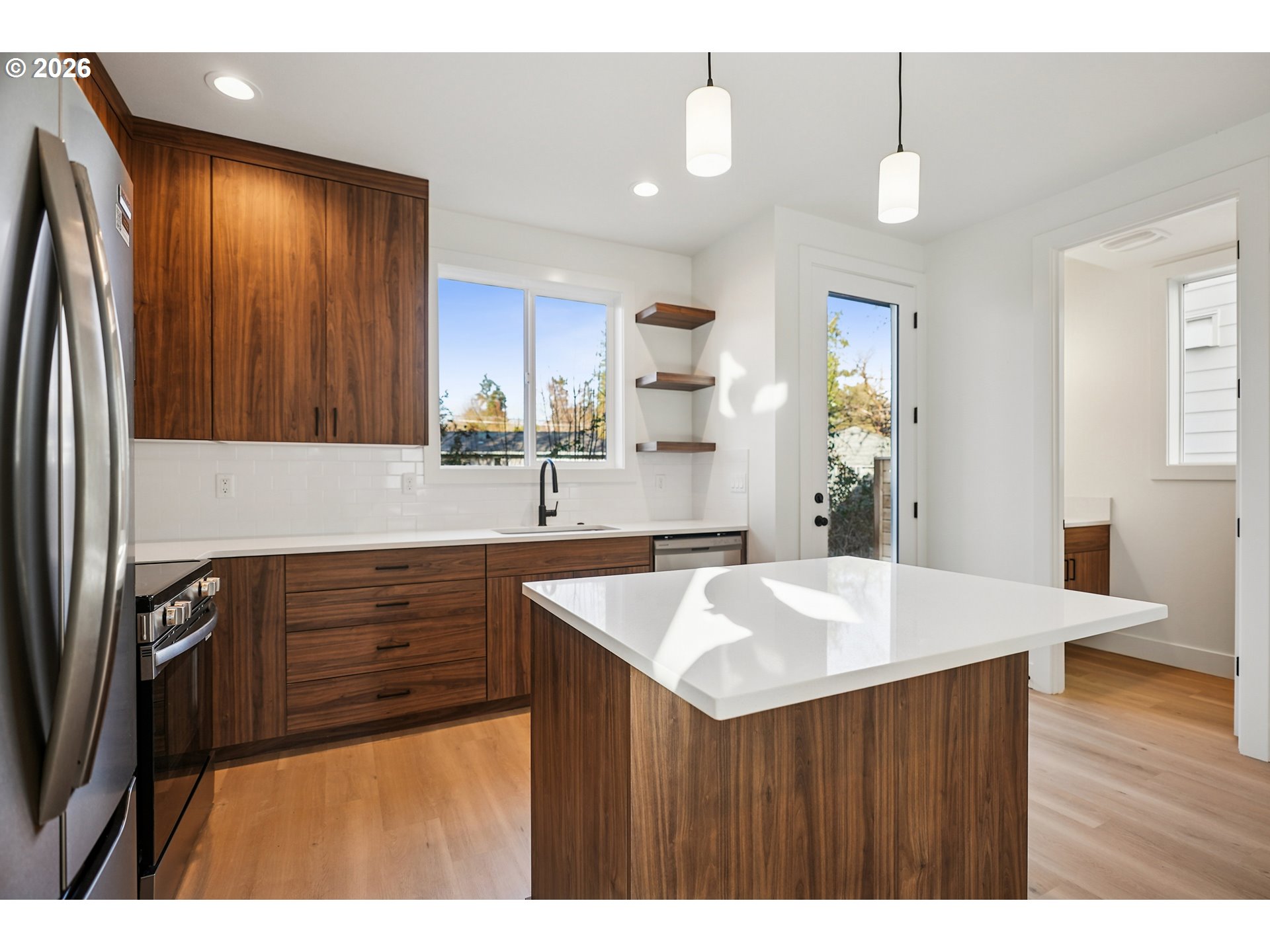 9568 Southwest 91st Avenue, Unit 5 Portland, OR 97223 - Photo 4 of 25