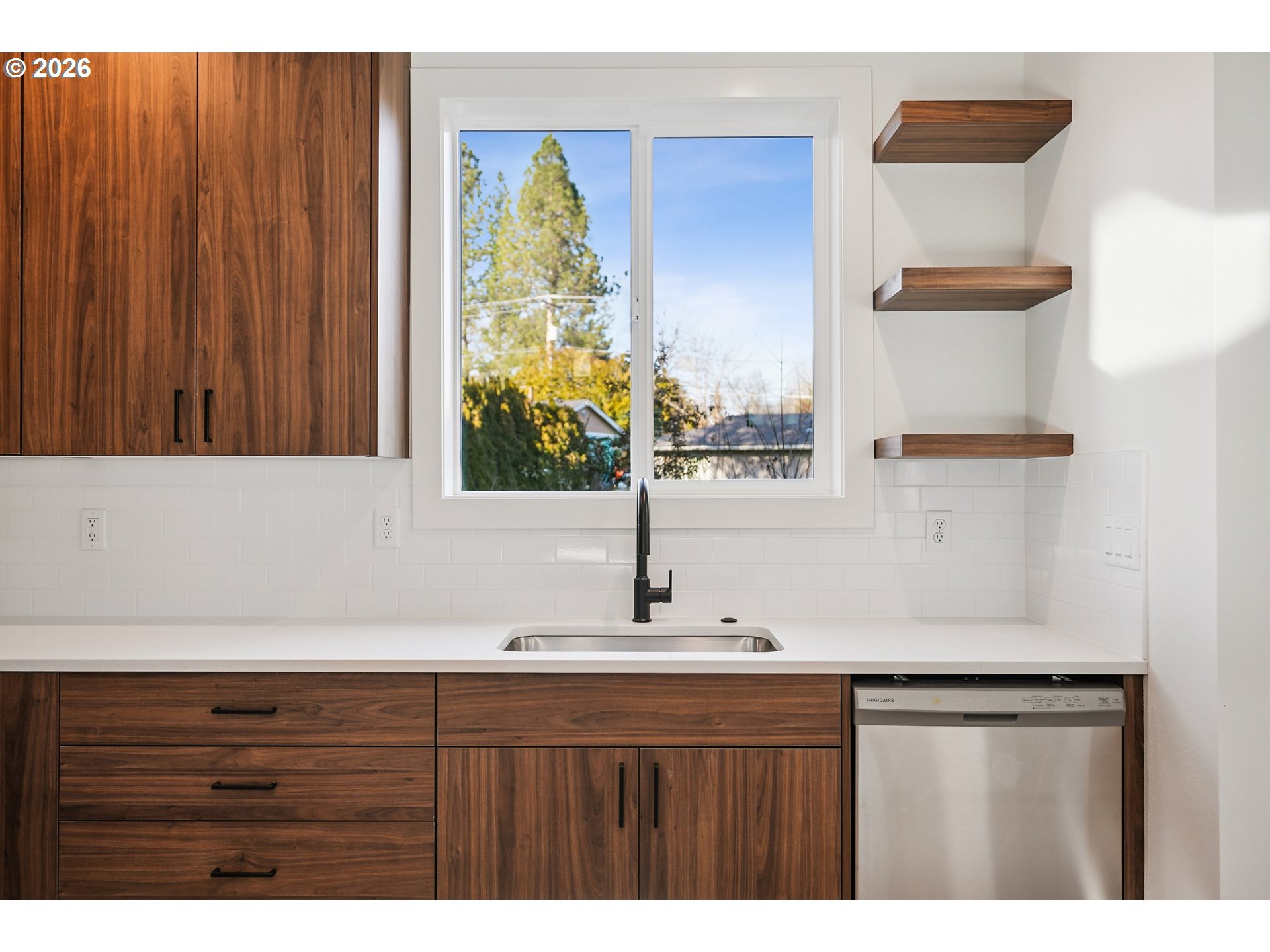 9568 Southwest 91st Avenue, Unit 5 Portland, OR 97223 - Photo 5 of 25