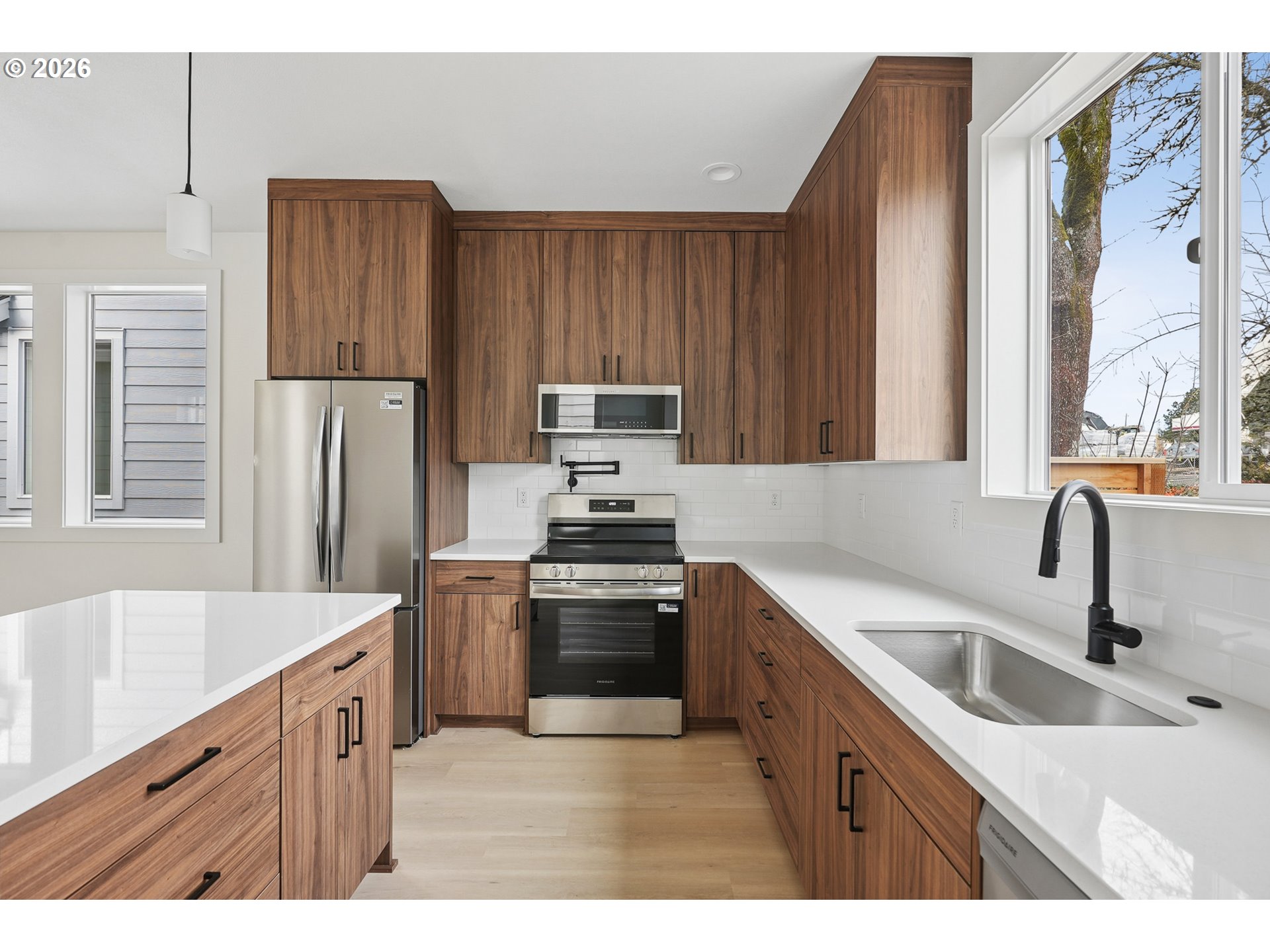 9568 Southwest 91st Avenue, Unit 5 Portland, OR 97223 - Photo 6 of 25