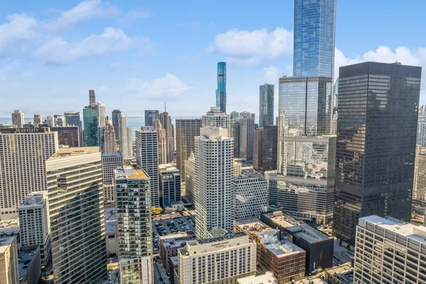 $3,600 | 440 North Wabash Avenue, Unit 2711, Chicago, IL 60611