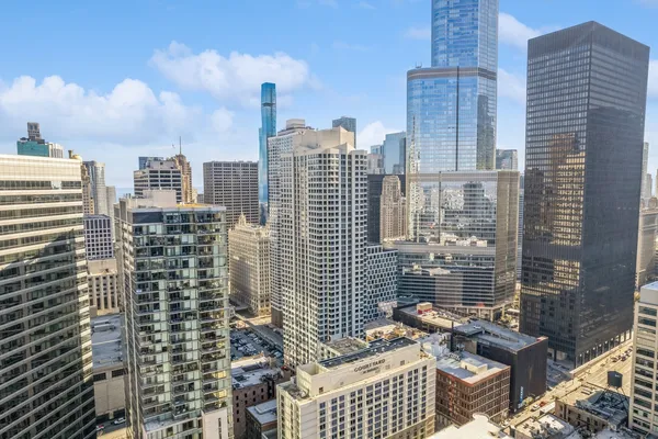 $3,600 | 440 North Wabash Avenue, Unit 2711, Chicago, IL 60611