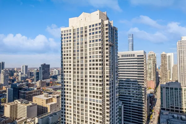 $3,600 | 440 North Wabash Avenue, Unit 2711, Chicago, IL 60611