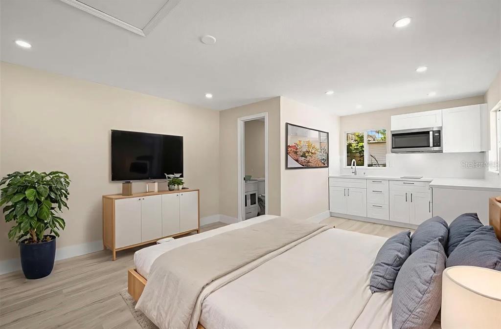 4135 Des Moines Street Northeast St. Petersburg, FL 33703 - Photo 2 of 4