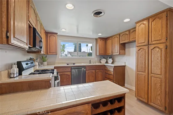 $1,250,000 | 1384 Roxborough Drive, Placentia, CA 92870