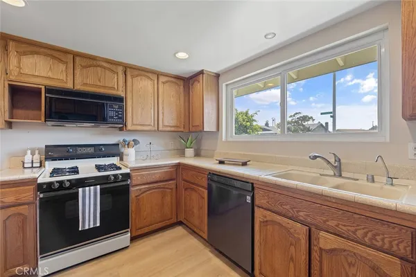 $1,250,000 | 1384 Roxborough Drive, Placentia, CA 92870