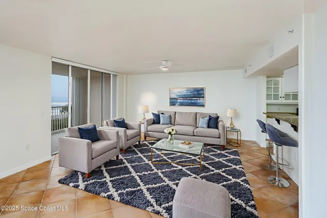 $1,200,000 | 735 N Highway, Unit 302, Indialantic, FL 32903