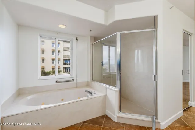 $1,200,000 | 735 N Highway, Unit 302, Indialantic, FL 32903