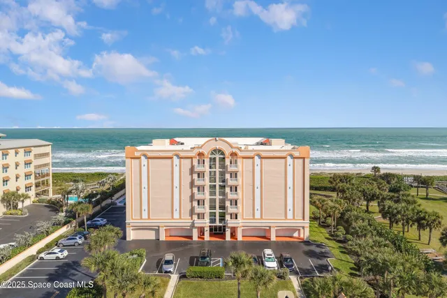 $1,200,000 | 735 N Highway, Unit 302, Indialantic, FL 32903
