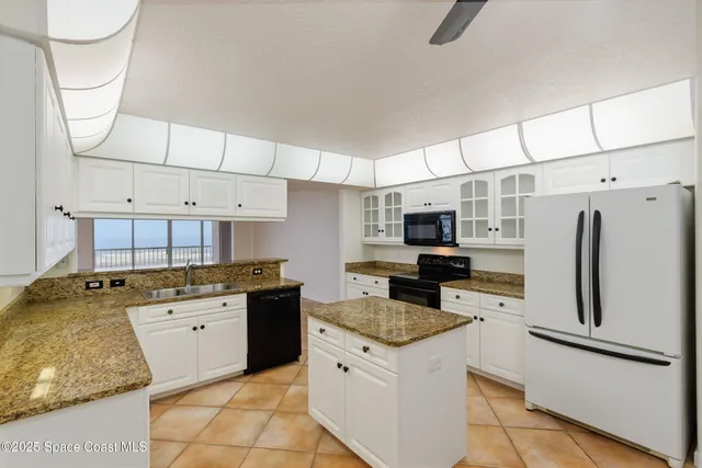 $1,200,000 | 735 N Highway, Unit 302, Indialantic, FL 32903