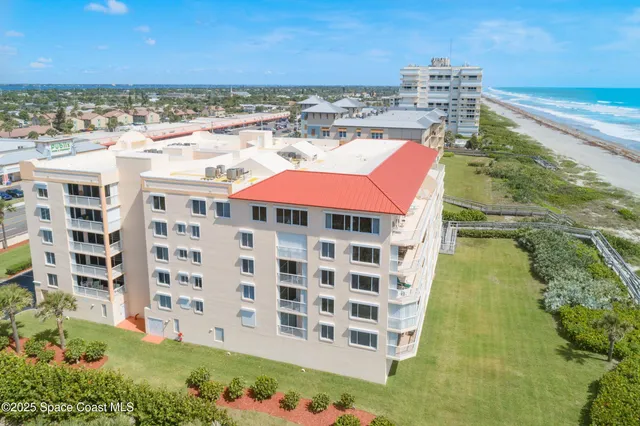 $1,200,000 | 735 N Highway, Unit 302, Indialantic, FL 32903