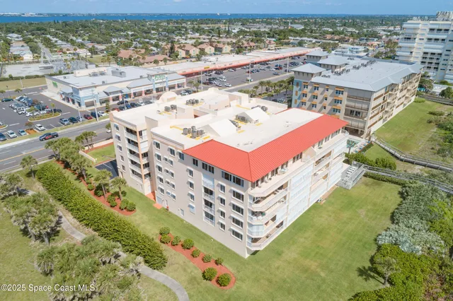 $1,200,000 | 735 N Highway, Unit 302, Indialantic, FL 32903