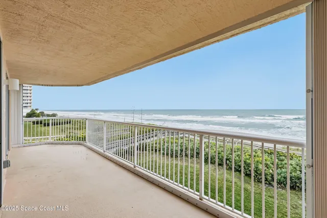 $1,200,000 | 735 N Highway, Unit 302, Indialantic, FL 32903