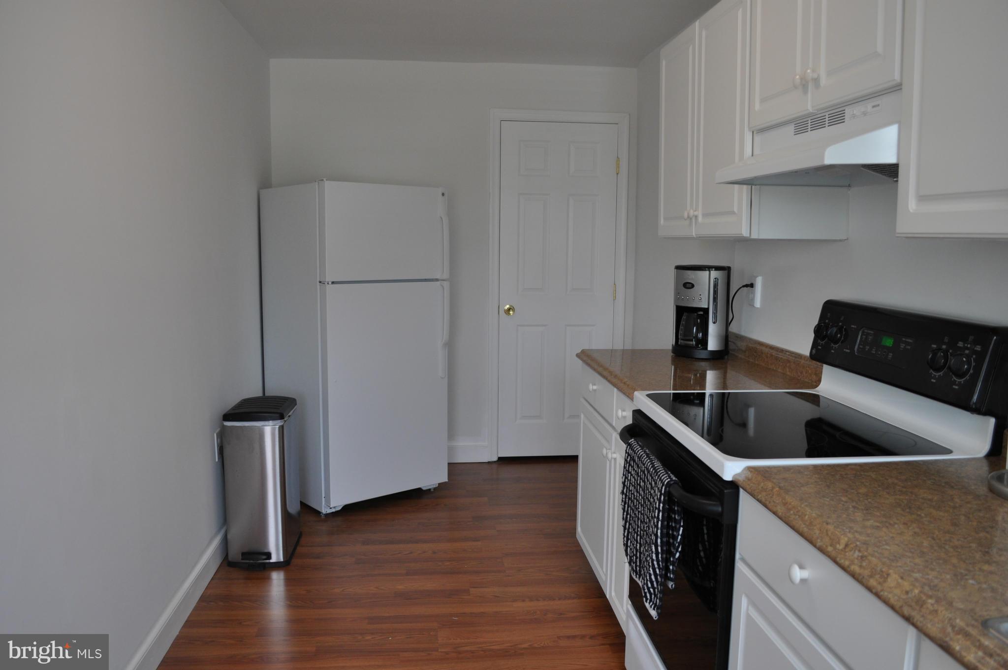 7409 Dunmanway Baltimore, MD 21222 - Photo 2 of 13 Kitchen