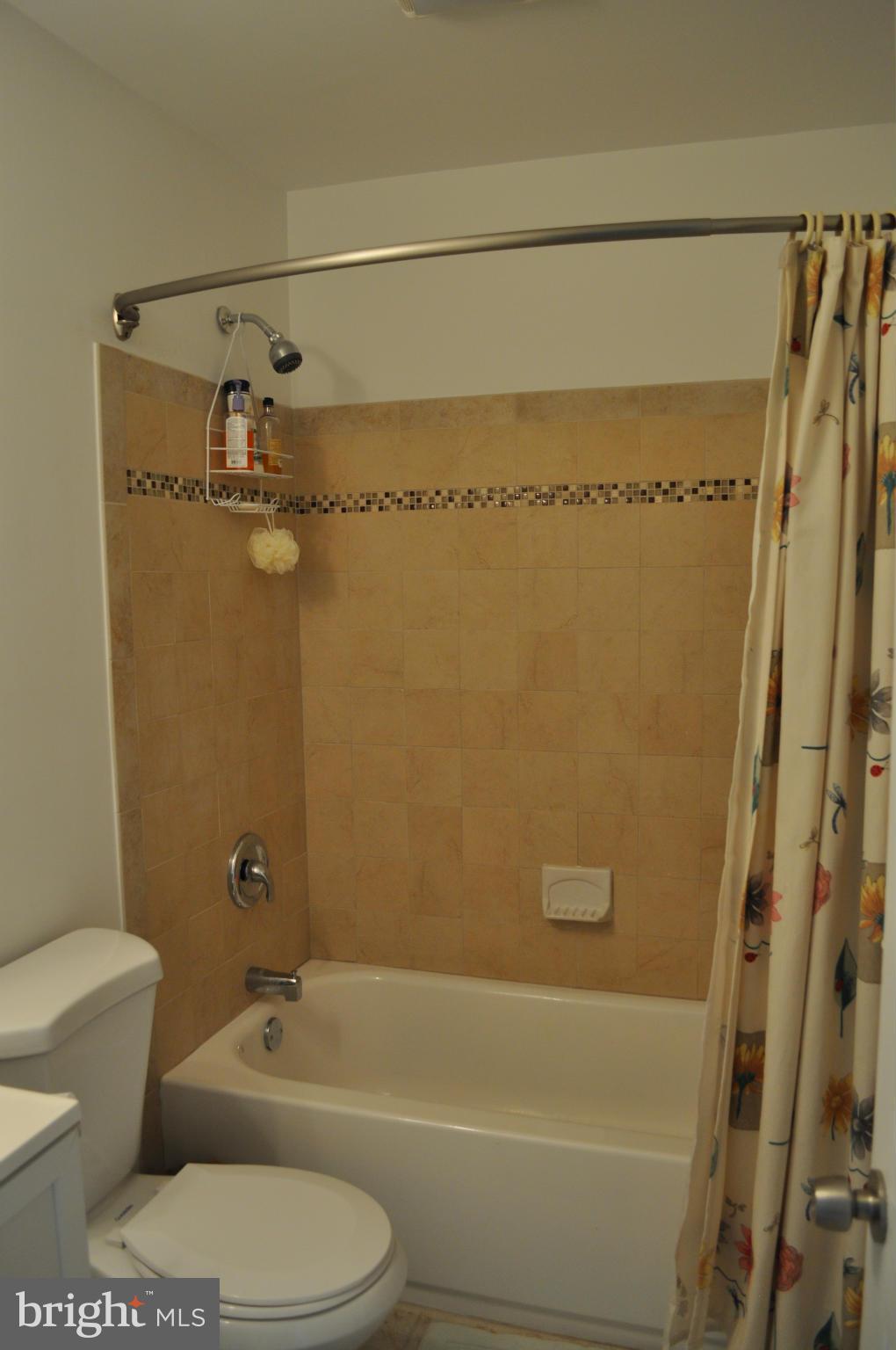 7409 Dunmanway Baltimore, MD 21222 - Photo 10 of 13 Bath