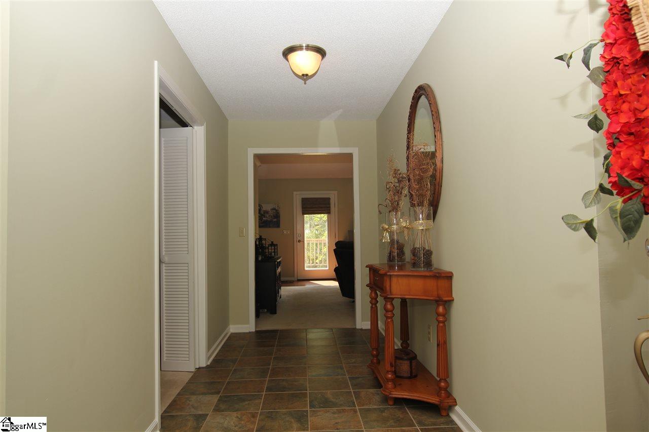 237 Northampton Road Seneca, SC 29672 - Photo 8 of 36 Gallery Image 8