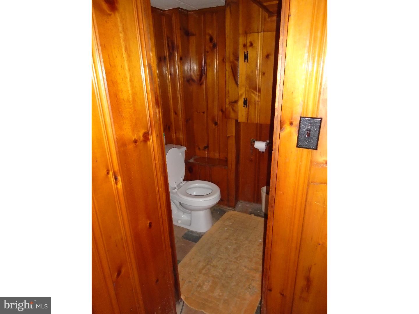 241 Glendale Road Upper Darby, PA 19082 - Photo 14 of 20 Bathroom