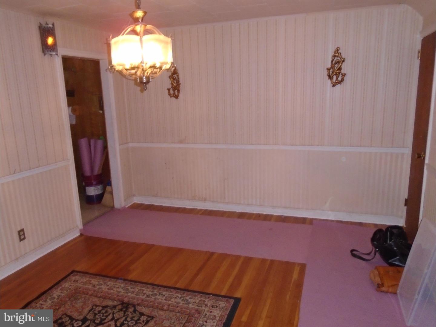 241 Glendale Road Upper Darby, PA 19082 - Photo 5 of 20 Dining Room